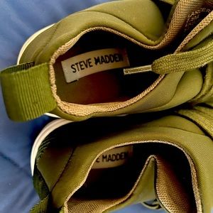 Steve Madden designer sneakers women’s size 7